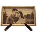 Cadre en chêne avec photo de couple gravée